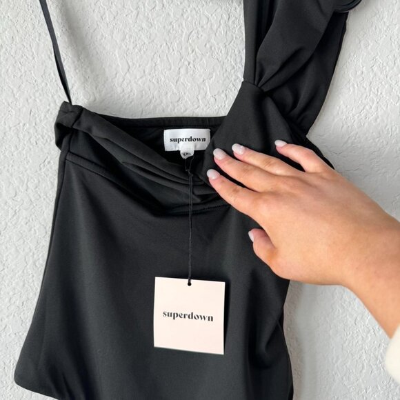 Revolve black asymmetrical one shoulder bodysuit🖤🦪✨ - Picture 7 of 8